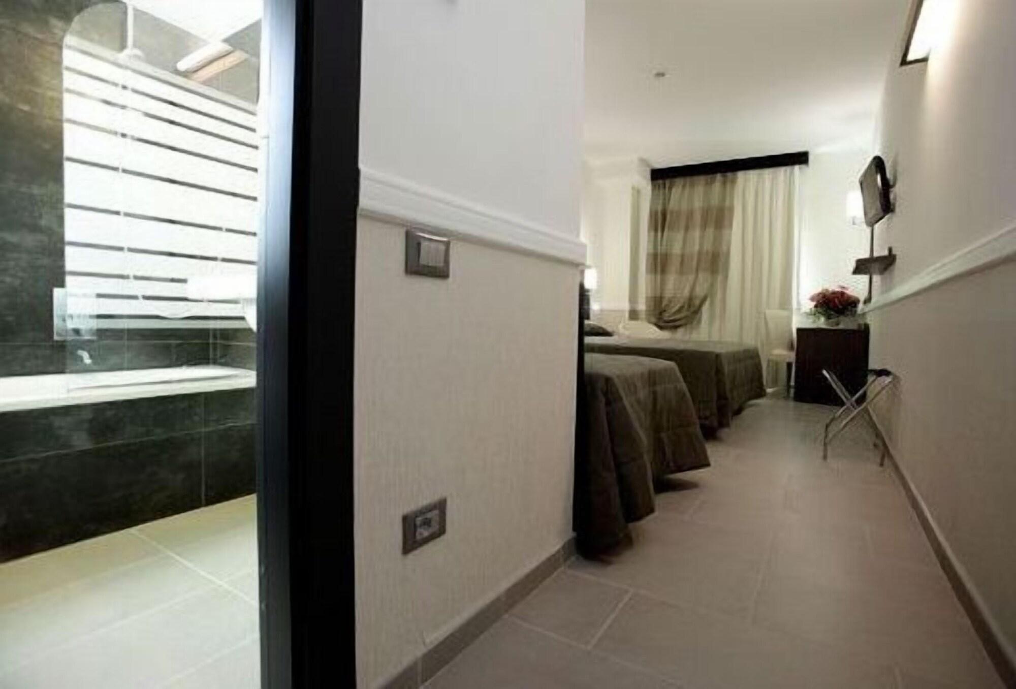 Hotel Artis Roma Esterno foto