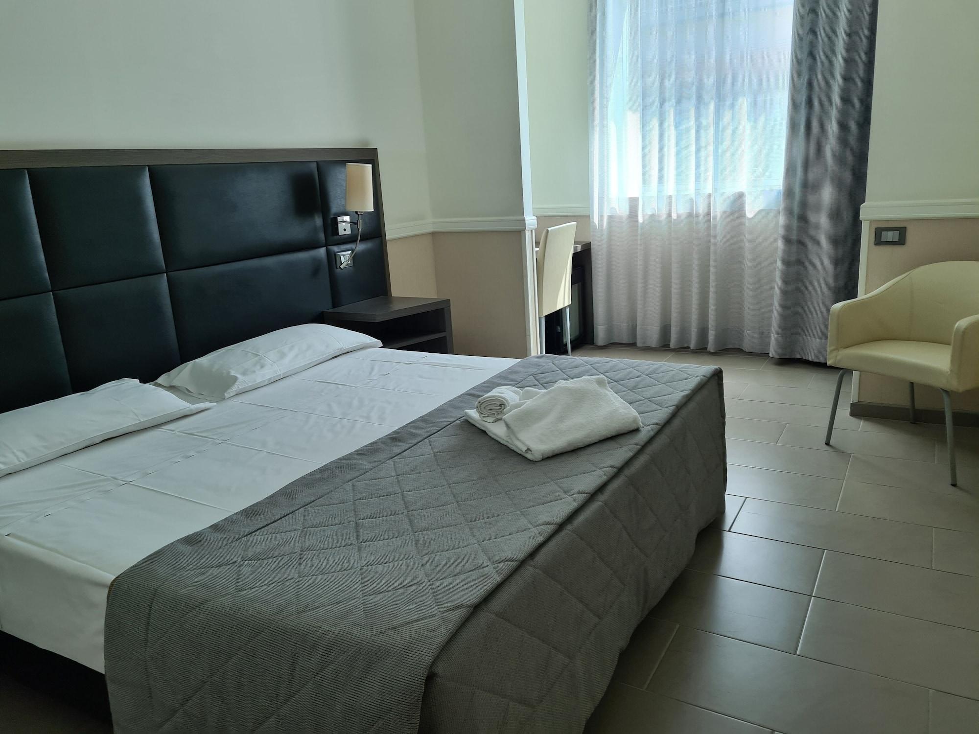 Hotel Artis Roma Esterno foto