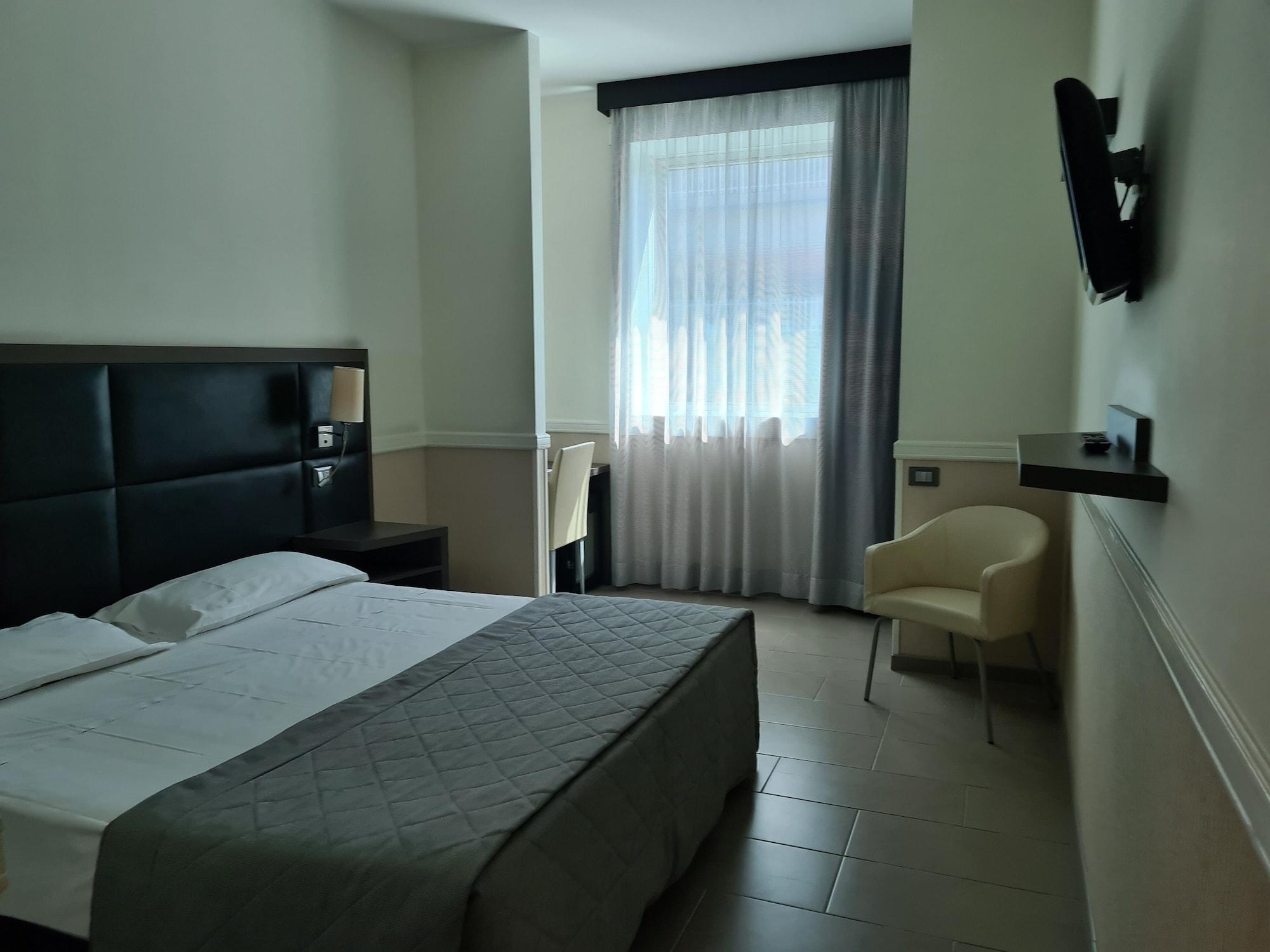 Hotel Artis Roma Esterno foto