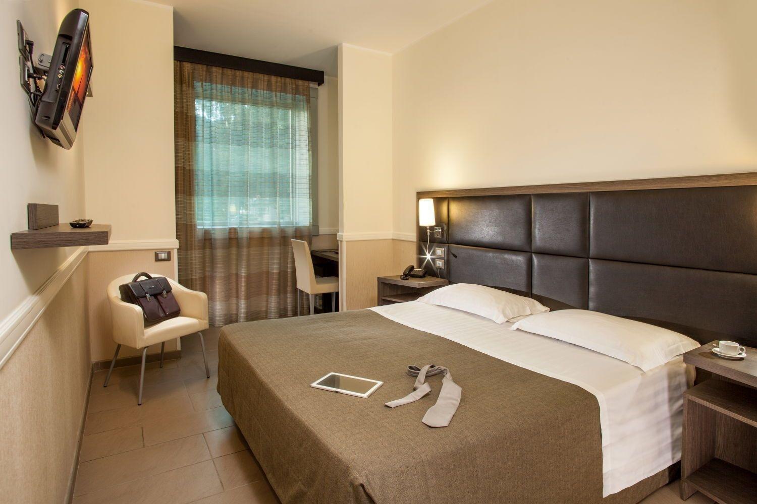 Hotel Artis Roma Esterno foto