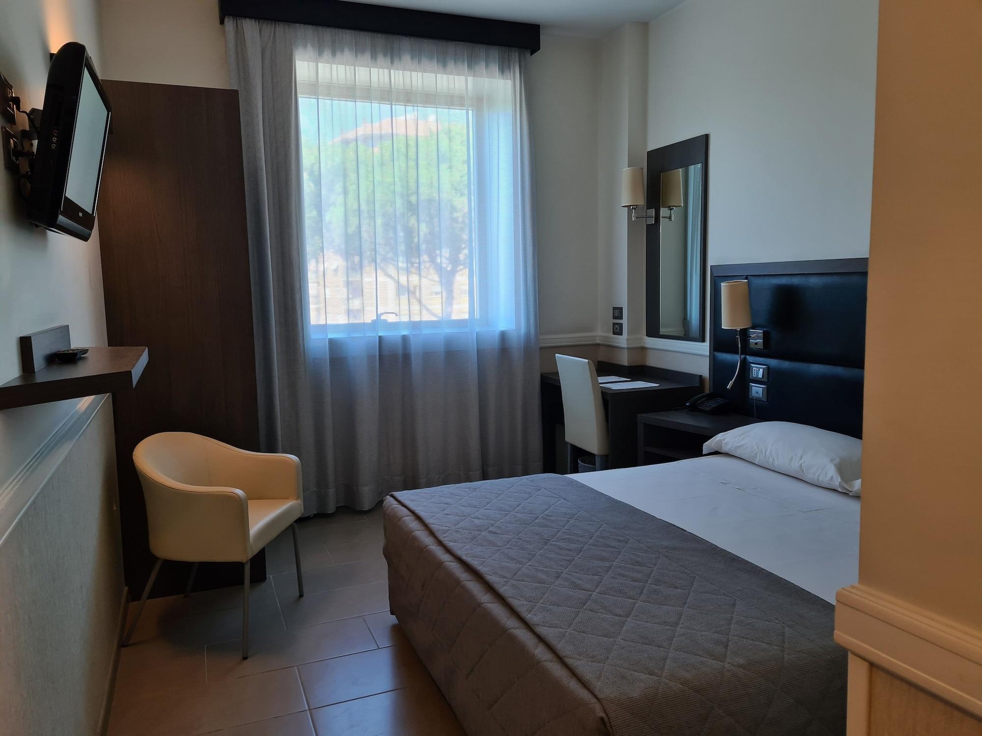 Hotel Artis Roma Esterno foto