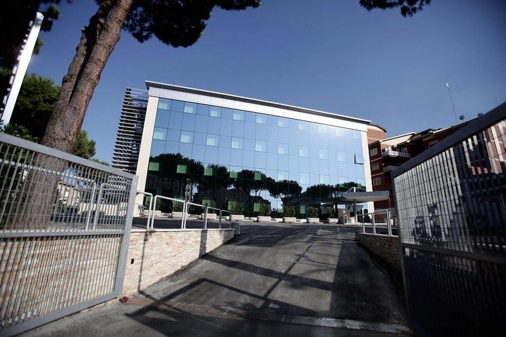 Hotel Artis Roma Esterno foto