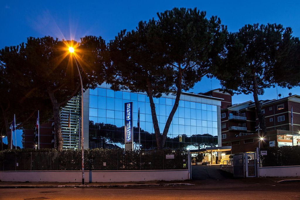 Hotel Artis Roma Esterno foto